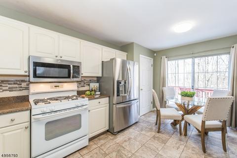 31 Harrier Ct, Wayne, NJ 07470 photo 7