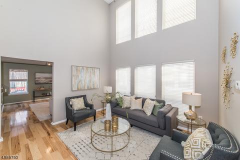 31 Harrier Ct, Wayne, NJ 07470 photo 2
