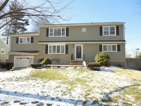 343 Sherwood Dr, Paramus, NJ 07652 photo 2