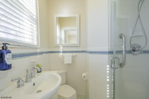 39 Parkview Dr, Millburn, NJ 07041 photo 16