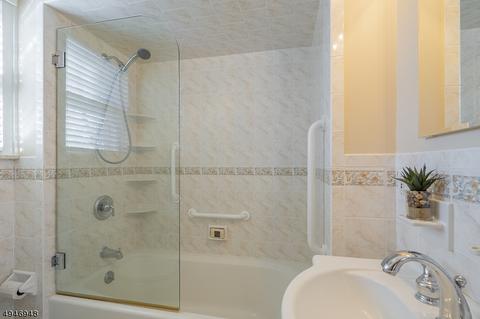 39 Parkview Dr, Millburn, NJ 07041 photo 18