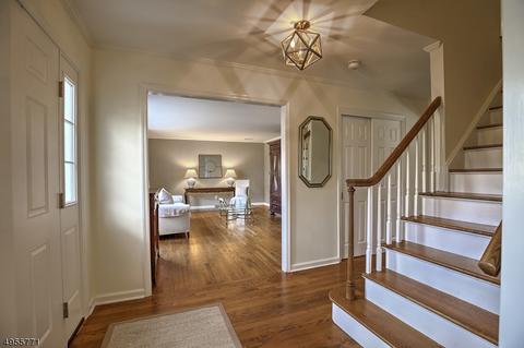 37 Phoenix Dr, Mendham, NJ 07945 photo 4