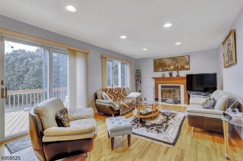 6 Dudley Ct, Wayne, NJ 07470 photo 3