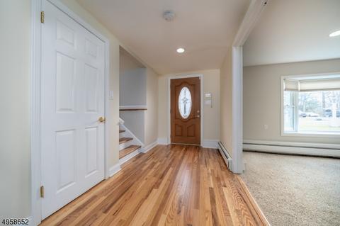 28 Walnut Dr, Montville Twp., NJ 07058 photo 2