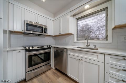 28 Walnut Dr, Montville Twp., NJ 07058 photo 13