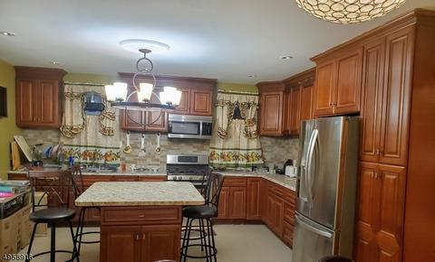180 Scheerer Ave, Newark, NJ 07112 photo 3