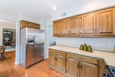 10 Tomahawk Dr, Wayne, NJ 07470 photo 5