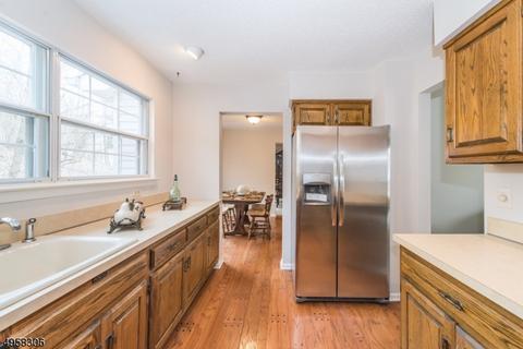 10 Tomahawk Dr, Wayne, NJ 07470 photo 4