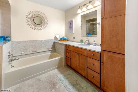 1 Exeter Rd, Bedminster, NJ 07921 photo 12