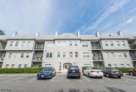 722 Brittany Dr, Wayne, NJ 07470 photo 2