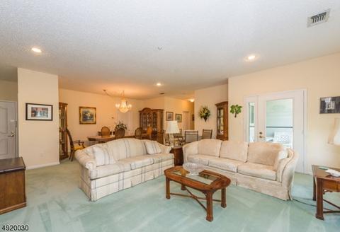 722 Brittany Dr, Wayne, NJ 07470 photo 5