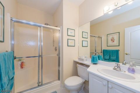 722 Brittany Dr, Wayne, NJ 07470 photo 16