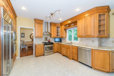 7 Little Pl, Wayne, NJ 07470 photo 4