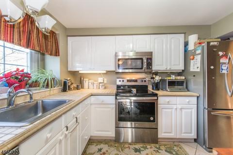 60 Duck Hawk Ct, Hackettstown, NJ 07840 photo 3