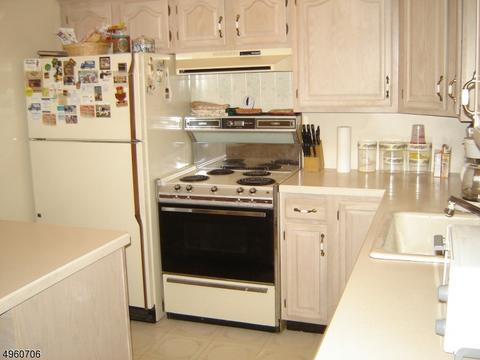 102 Linden Rd, Wayne, NJ 07470 photo 5