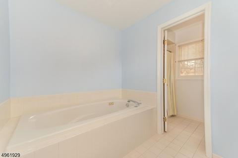 10 Eagle Ct, Randolph, NJ 07869 photo 17