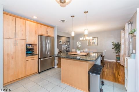 11 Reston Rd, Wayne, NJ 07470 photo 2