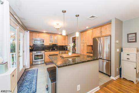 11 Reston Rd, Wayne, NJ 07470 photo 4