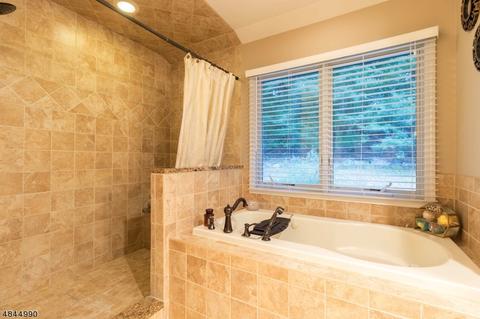 4 Hillside Ter, Hampton, NJ 08827 photo 17