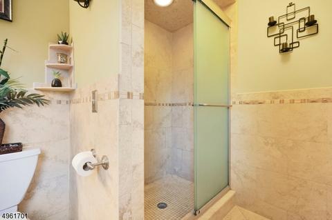 16 Rutherford Ct, Middlesex, NJ 08846 photo 17