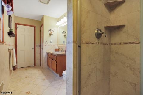 16 Rutherford Ct, Middlesex, NJ 08846 photo 18