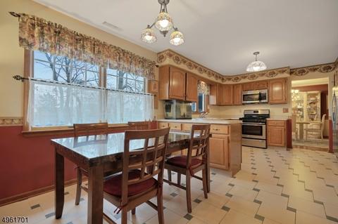 16 Rutherford Ct, Middlesex, NJ 08846 photo 7