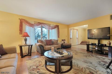 16 Rutherford Ct, Middlesex, NJ 08846 photo 4