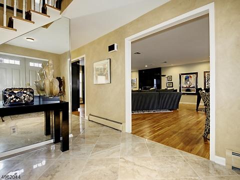 57 Chandler Dr, Wayne, NJ 07470 photo 2
