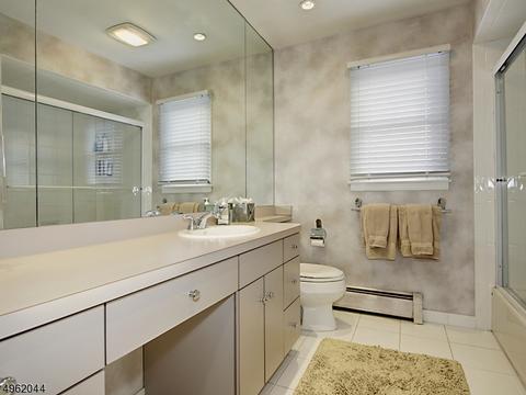 57 Chandler Dr, Wayne, NJ 07470 photo 15