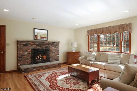 25 Phoenix Dr, Mendham, NJ 07945 photo 5