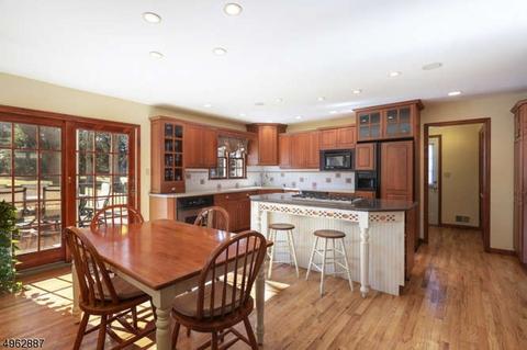 25 Phoenix Dr, Mendham, NJ 07945 photo 7