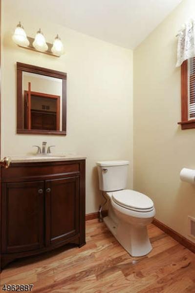 25 Phoenix Dr, Mendham, NJ 07945 photo 9