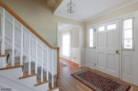 25 Phoenix Dr, Mendham, NJ 07945 photo 2