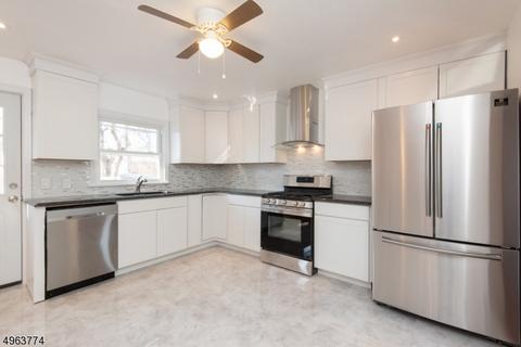 411 Parker Ave, Hackensack, NJ 07601 photo 2