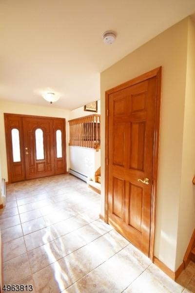 30 Sequoia Pl, Wayne, NJ 07470 photo 2