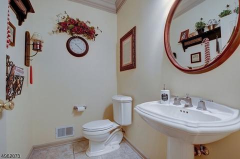 7 Summer Hill Rd, Wayne, NJ 07470 photo 9
