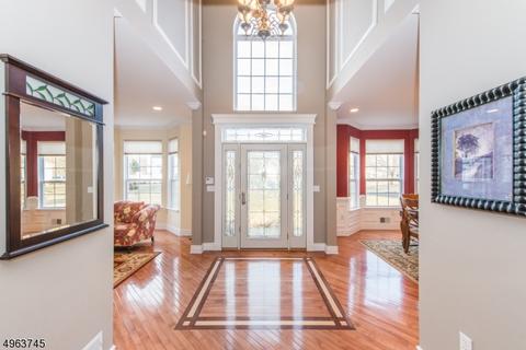 8 Stratton Ct, Hackettstown, NJ 07840 photo 2