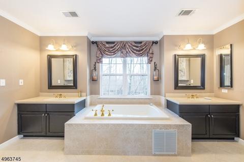 8 Stratton Ct, Hackettstown, NJ 07840 photo 14
