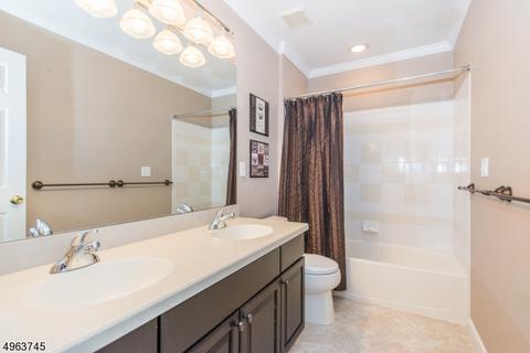 8 Stratton Ct, Hackettstown, NJ 07840 photo 17