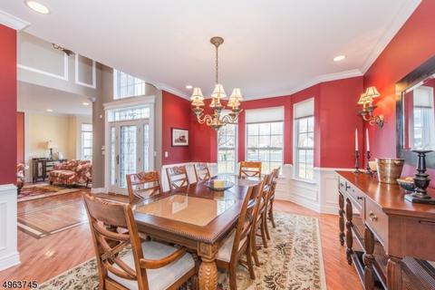 8 Stratton Ct, Hackettstown, NJ 07840 photo 3