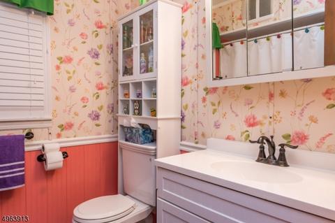 39 Bergen Ave, Wanaque Boro, NJ 07420 photo 10
