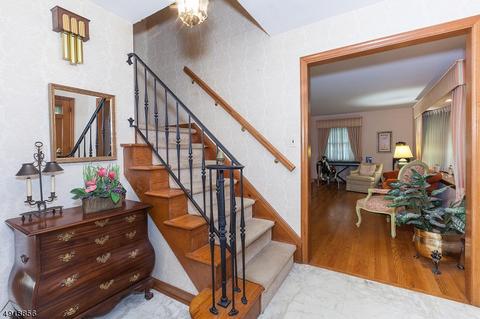 30 Sloping Hill Ter, Wayne, NJ 07470 photo 6