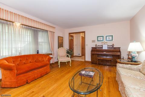 30 Sloping Hill Ter, Wayne, NJ 07470 photo 8