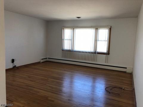 2 Underhill Ct, Nutley, NJ 07110 photo 4