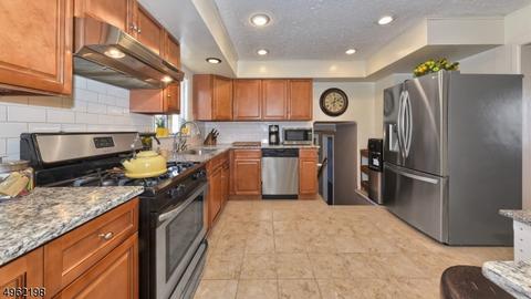12 Allison Ct, Wayne, NJ 07470 photo 9