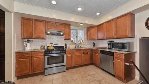 12 Allison Ct, Wayne, NJ 07470 photo 8