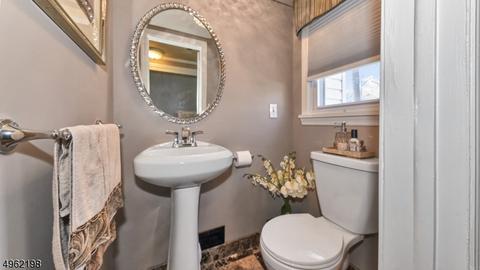 12 Allison Ct, Wayne, NJ 07470 photo 5