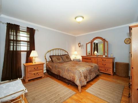54 Fairview Rd, Clark, NJ 07066 photo 11