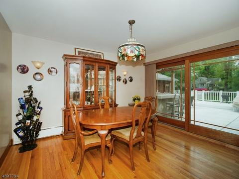 54 Fairview Rd, Clark, NJ 07066 photo 3