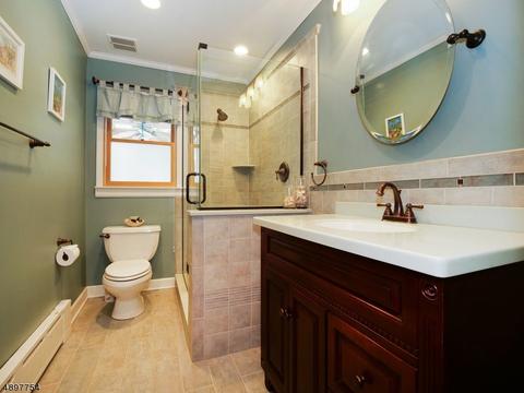 54 Fairview Rd, Clark, NJ 07066 photo 8